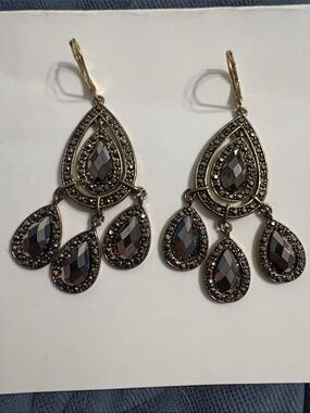 Vintage-Inspired Hematite Teardrop Chandelier Earrings - Women Jewelry
